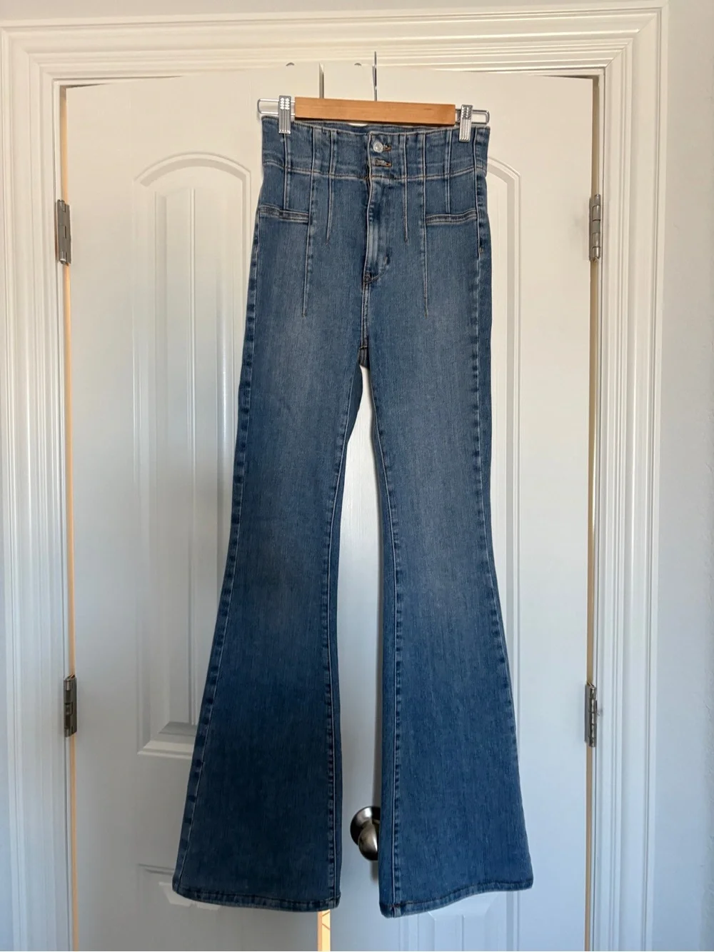 Free People We The Free Jayde Flare Jeans Size  27